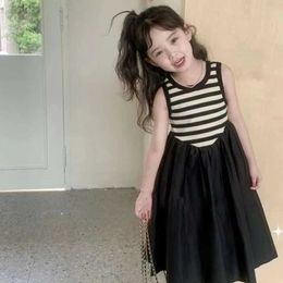 Girl's jurken Summer Childrens Girl Princess Jurk Koreaanse stijl Foreign Stripe Dress Girl Patch werk gebreide Fashion Tank Top Dressl240508