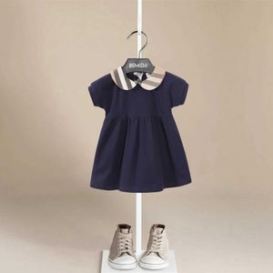 Robes de fille robe d'été pour les bébés filles coton coton coton rayons vêtements décontractés et confortable adaptés aux nourrissons de 1 à 7 ans D240520