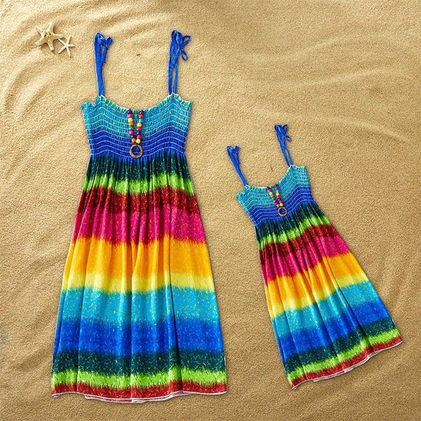 Vestidos de niña Vestido familiar de verano Madre e hija Trajes a juego Bohemian Beach Floral Sundress Vestidos para mamá Girl Family Look Sets Z0223