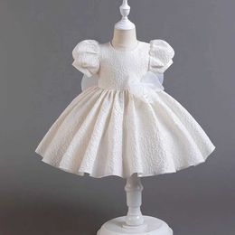 Meisjesjurken Super Pearl Bow Girl-jurk met puff mouwen Princess Jacquard Baby Dress Christmas Farty Kleding 1-6 jaar D240520