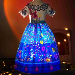 Meisjesjurken Uporpor Encanto Mirabel Prinses LED-lichtjurk voor meisjes Cosplay Isabela Kerstmis Verjaardagsfeestje Carnaval Avondjurken