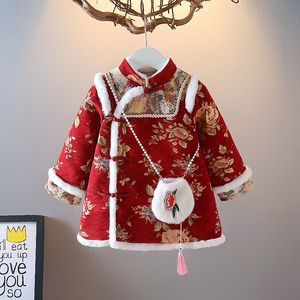 Girl S jurken Winter Girls Kleding Kinderen Prinses Tang Cheongsam Qipao Jurk Borduurwerk Katoenpad Kinderen Baby Rood Jaar Draag Vestidos 221118