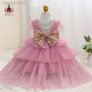 Robes de fille Yoliyolei couches à plusieurs niveaux robe en tulle fille robe perles collier V dos conception fille de fleur vêtements de mariage pour enfants décontracté W0314