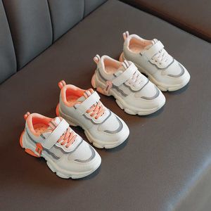 Chaussures de sport pour filles et garçons 2021 Printemps Nouvelles chaussures de course pour enfants Mode Style coréen Respirant Vieilles chaussures de sport décontractées Hot G1025