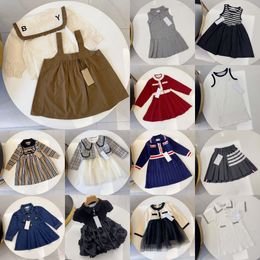 Bebés pequeños Ropa de diseñador Niñas Vestido para niños Conjuntos de falda 2t Conjuntos de ropa infantil de algodón Tamaños 90-160 x0fG #