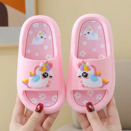 Meisjes jongens slippers mooie cartoon patroon baby indoor drag schoeisel kinderen badschoenen kinderen niet -slip zachte bodem schoenen 240507