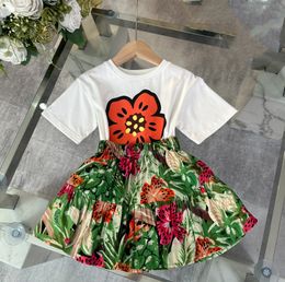 Meisjes Designer Desets Sets Zomer Kinderen Begonia Bloem Gedrukte Outfits Luxe Kinderen Korte mouw T-shirt met geplooide rokken 2PCS Z8029