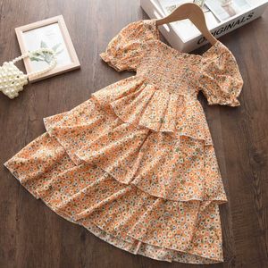 Meisjes jurk 2021 zomer nieuwe bladerdeeg bloemen gedrukt vakantie stijl prinses cake jurk peuter voor 2 tot 6 jaar Q0716