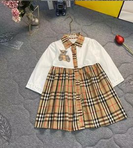 Robes de filles 23SS Enfants Designer Vêtements Fille Robe Revers Élastique Manches Plaid Travail Brodé Chemise Plissée Haute Qualité Drop Delive Dhrbz