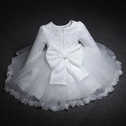 Robes de filles bébé à manches longues pour la fête de Noël de mariage dentelle gros arc infantile fille 1er anniversaire princesse robe de baptême blanche 231124