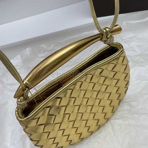 Bolsos de moda para niñas Pequeños 2024 Damas para bolsa Bolsas calientes Diseñador Hombro Cinturón de verano Bolso de jalea de moda Sardina Mini mango de metal y mujeres clásicas