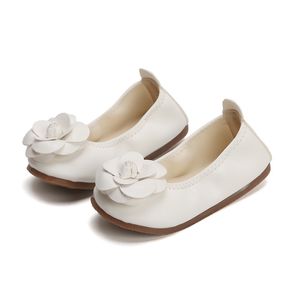 Zapatos planos para niñas, zapatos de cuero de princesa para niños pequeños, zapatos de vestir dulces a la moda con flores para niños, primavera 21-35