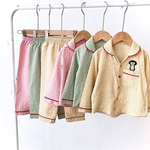 Meisjes thuis kleding set lente herfst jongens geborduurde top met plaid broek 2 stuk 3-7y unsex comfortabele pyjama kleding 220426
