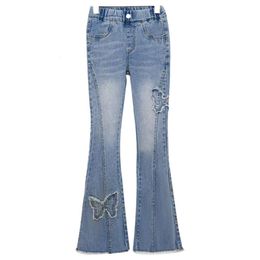 Jeans filles pour la mode avec papillon Nouveau pantalon de flare de denim serré vintage de papillon