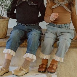 Jeans d'automne pour filles, pantalons en denim falbala avec dentelle creuse et broderie creuse pour enfants, pantalons de cowboy amples et doux Z4409
