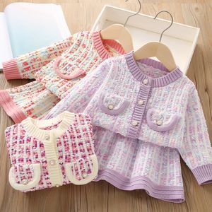 Traje tejido de manga larga para niña, suéter cárdigan para niño, Top + falda, conjunto de dos piezas, ropa para niño 2023