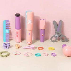 Jouets de maquillage de filles Fouture de jeu de beauté Salon Set Hair Styling Toys for Kids Hairdressing Simulation Birthday Christmas Cadeaux 240416