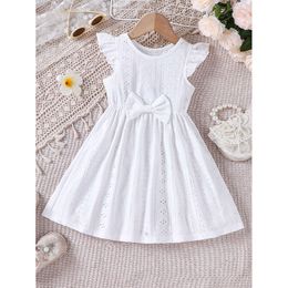 De nieuwe Summer Fashion Cut-Out Trend + White Bow Small Flying Mouw Knie Length Dress L2405