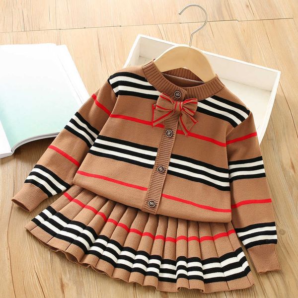 Conjunto para niña, otoño/invierno, nuevo vestido de lana tejido a rayas occidentales para niña, vestido plisado de moda, conjunto de dos piezas