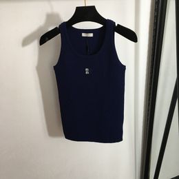 Girls Slim Camis Sans manches en t-shirt Letters Jacquard Tops Luxury Shirts Touch Soft Personalité Gilet de sport en laine Tees