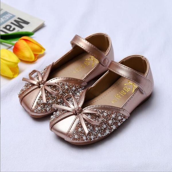 Zapatos brillantes con diamantes de imitación para niñas, zapatos individuales para niños con suela blanda de primavera y verano, zapatos de princesa de fondo plano para niños de tamaño mediano