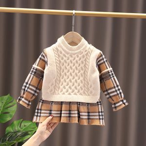 Filles pull robe en tricot 2022 automne et hiver nouvelle mode coréenne épaissie plaid couture torsion faux deux pièces robe tricotée