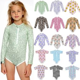 Meisjes Zwemmen Kostuum Zomerzonbescherming Snel droog OnePiece Cute Stretch Childrens Swimsuit 240415