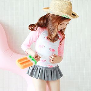 Girls de maillot de bain pour enfants Protection solaire à manches longues Split Split Jirt Flamingo Swimsuit (maillot de bain + jupe)