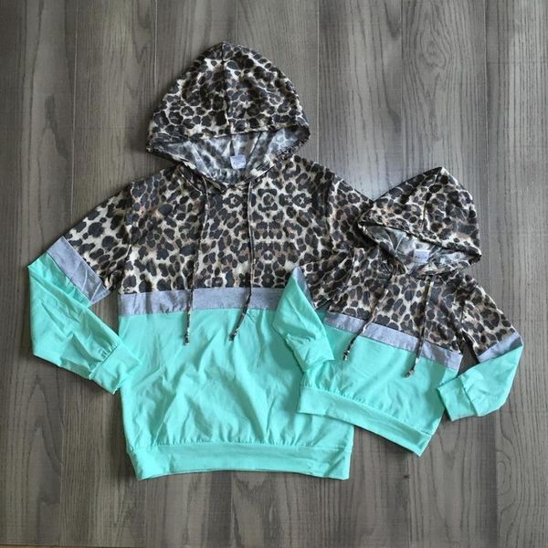 Girlymax otoño / invierno bebé niñas mamá raglans adultos boutique menta leopardo guepardo algodón top niños ropa con capucha ropa para niños LJ201111