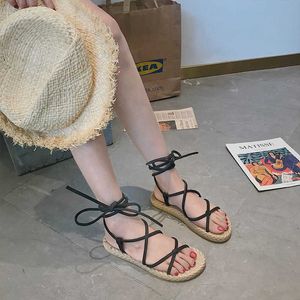 Sandália gladiadora para meninas sandálias planas romanas femininas 2021 verão boêmio sapatos de praia mulher tornozelo sandália com cadarço chinelos y0608