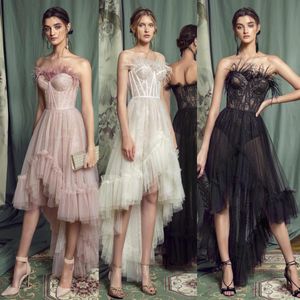 Glamoureuze A-Line prom-jurken Sweetheart Mouwloos met veren tule net Hi-Lo aanvrager Backless Plus size op maat gemaakte feestjurk Vestido de noite