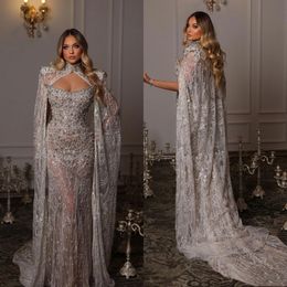 Robes de soirée glamour à perles lourdes robe de bal sirène en cristal de perle avec cape sans bretelles, plus la taille sur mesure robes d'occasion spéciale