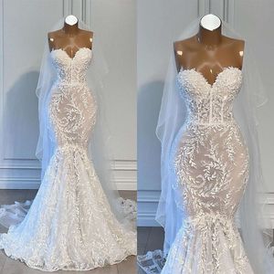 Robe de mariée glamour sirène sans bretelles Appliques de dentelle de mariée