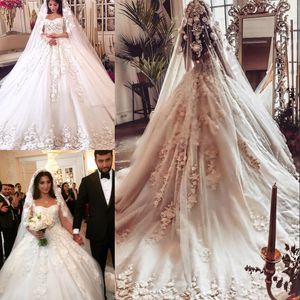 Robe de mariée princesse saoudienne glamour avec des appliques florales 3D en dentelle perlée appliques robe de bal robe de mariée robes de mariée gracieuses de Dubaï