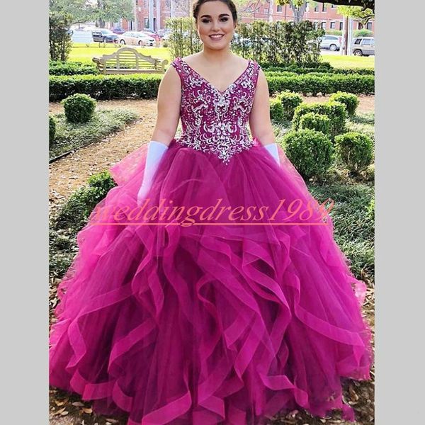 Glamorous Col En V Quinceanera Robes Boule 2020 Perles Cristal Tulle À Niveaux Doux 16 Plus La Taille Fille Robe De Soirée De Bal Robes Formelles Train