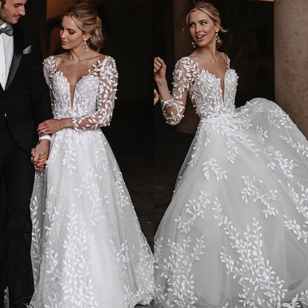 Vestido de novia glamoroso de una línea con encaje con cuello en V Manga larga 3/4 Apliques sin espalda Capas de tul de red Mancha Vestido de capilla hecho a medida Vestidos de novia de talla grande