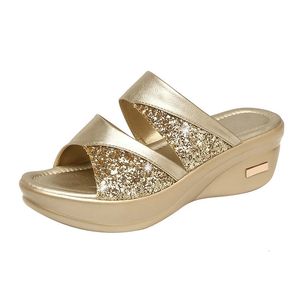 Glitter PU Casual Slingbacks vrouwelijk platform comfortabele sandalen voor vrouwen Spring Summer Wedge Slippers 240410 348