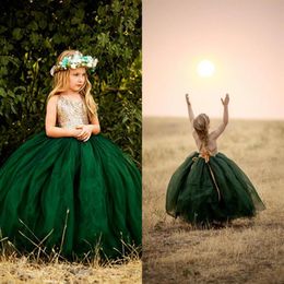 Glitz Tutu Emerald Green Flower Girls Vestidos 2022 Halter Backless Gold Sequins Top Tulle Country Long Kids Primera Comunión Dress207J
