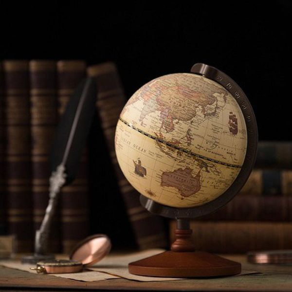 Globe Antique Wooden Globe 14cm Versión inglesa Estudio Estudio Bola de estudio Home Office Decoración de escritorio nostálgico Decoración de escritorio