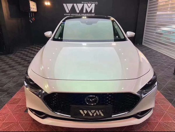 Película de revestimiento para coche de vinilo blanco metálico perla Aurora brillante con envoltura de carrocería completa sin burbujas tamaño de lámina 1,52x18 metros