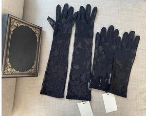 Handschoen Luxe Winddicht Warm Topkwaliteit Tule Handschoenen Voor Dames Designer Dames Letters Print Geborduurd Kant Zwart Beige Rijden Wanten Ins