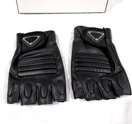 Gants Designer Automne et hiver chaud en peluche coupe-vent mitaines à cinq doigts fourrure intégrée plus velours daim anti-dérapant cyclisme lettre marque gants AA88