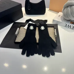 Guantes guantes de diseñador guantes de lujo diseñador Color sólido guantes de diseño de letras moda guantes de mujer cálidos regalo de Navidad temperamento estilo versátil muy bueno