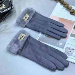 Gants designer en cuir cinq doigts gants femmes hommes hommes courts polaire épaissis de gant de haute qualité vintage tendance solide protectrice gly