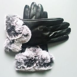 Gants Femmes Brsnd Lettre Gants pour l'hiver et l'automne Mode Cachemire Mitaines Gant avec Belle Boule de Fourrure Sport de Plein Air Chaud Hivers Chanvre Tricot UG06