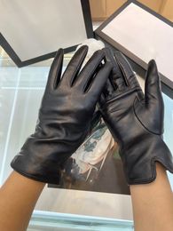 Gants Femmes Mode Designer parisien Dames Gants en cuir d'hiver Vélo en peau de mouton à écran tactile en peluche avec des gants chauds en peau de mouton