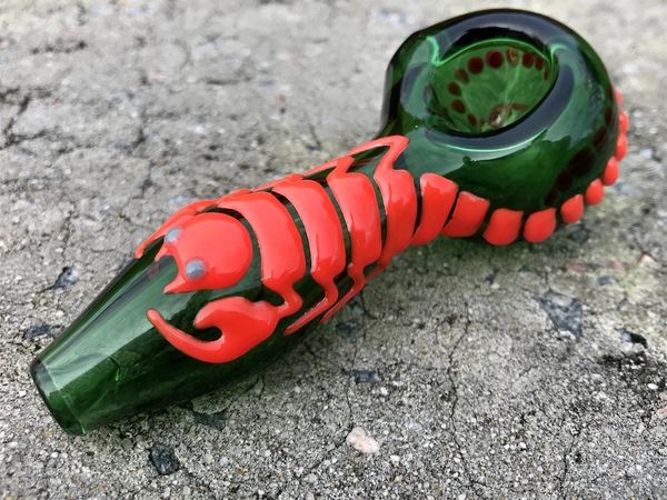 Glow in the Dark Scorpion Smoking Pipes Night lumineux en gros Pipe à main de tabac 4inch Silicone