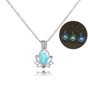 Colliers en forme de fleur de Lotus qui brillent dans la nuit pour femmes, cages de perles lumineuses creuses et ouvertes, médaillon, chaînes à pendentif, bijoux à la mode, cadeau
