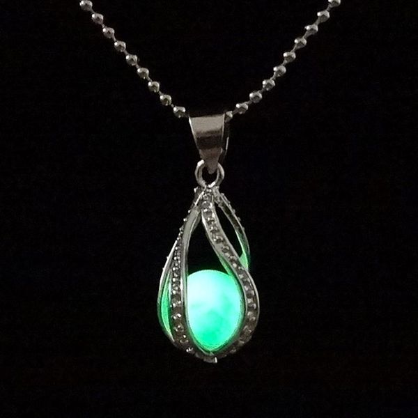 Glow In The Dark Pendentifs Hot Fashion Perles Lumineuses Collier Creux Spirale Gouttelettes Pendentif Fille Femmes Bijoux De Noël Halloween Cadeau Point Fort De La Fête ZL1092