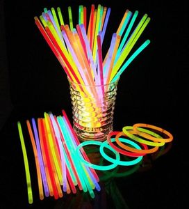 Glow Sticks Party Bracelets lumineux fluorescents Colliers Bâtons lumineux au néon Bâtons lumineux jetables Fournitures de fête de Noël Bâton lumineux BH3621583